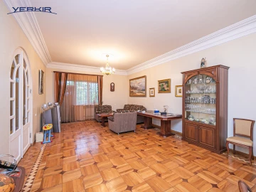 Առանձնատներ Կոդ` 8+517880