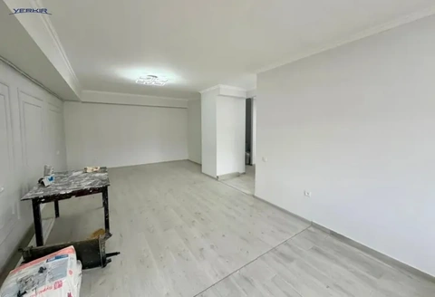 Apartments Code: 9+3139411