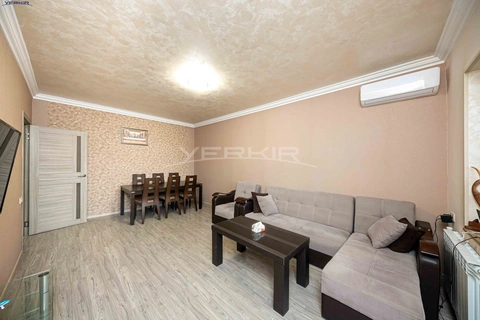 Apartments Code: 9+2437911