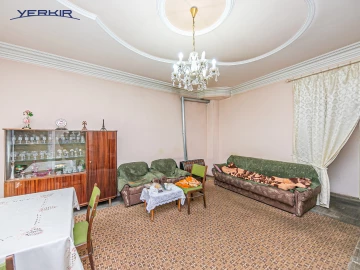 Houses Code: 5+517802