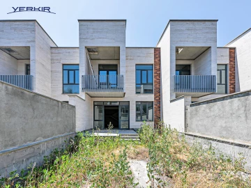 Houses Code: 5+518880