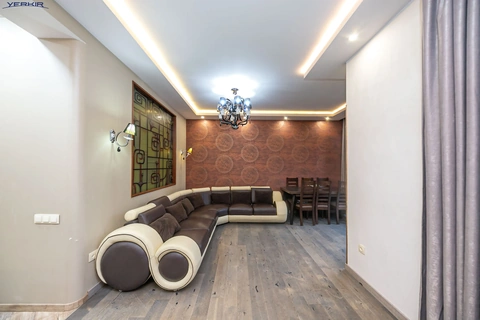 Apartments Code: 9+3919335