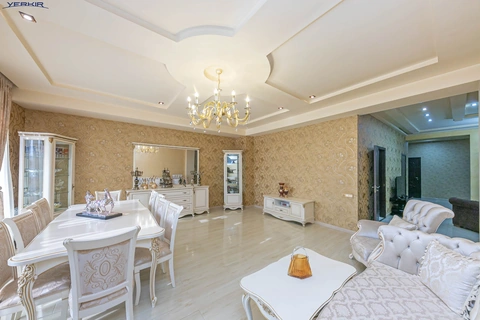 Apartments Code: 9+4375417