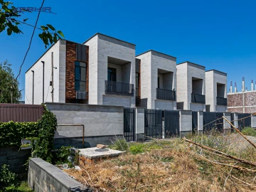 Առանձնատներ Կոդ` 5+518878