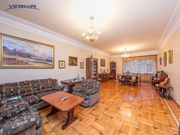 Առանձնատներ Կոդ` 8+517880