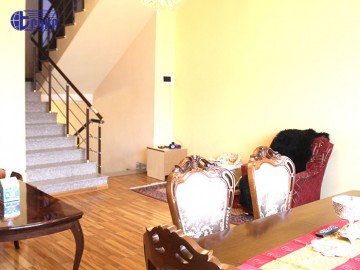 Առանձնատներ Կոդ` 9+50125