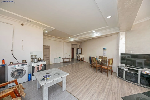 Apartments Code: 9+4566064