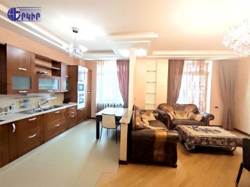 Բնակարաններ Կոդ` 5+33373