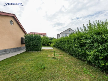 Houses Code: 5+519026