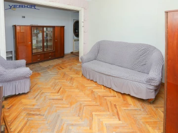 Կոմերցիոն Տարածքներ Կոդ` 10+720104