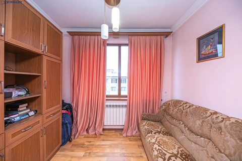 Apartments Code: 9+3879461