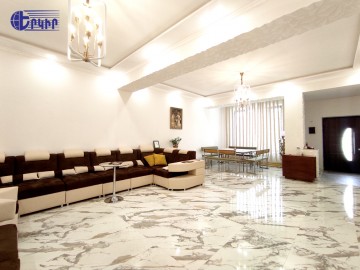 Houses Code: 4+503077