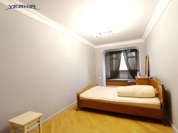 Apartments Code: 4+309319