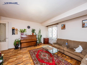 Apartments Code: 4+405674