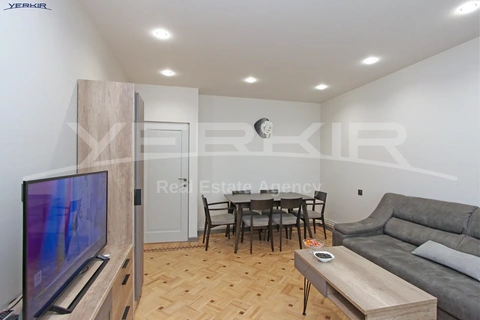 Apartments Code: 5+3953559