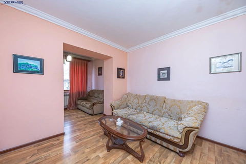 Apartments Code: 9+3879461