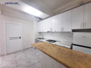 Բնակարաններ Կոդ` 5+214698