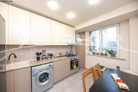 Apartments Code: 9+3886067