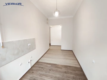 Առանձնատներ Կոդ` 8+513370