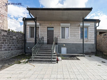 Houses Code: 5+520619