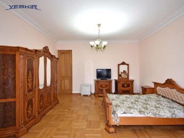 Բնակարաններ Կոդ` 10+807970