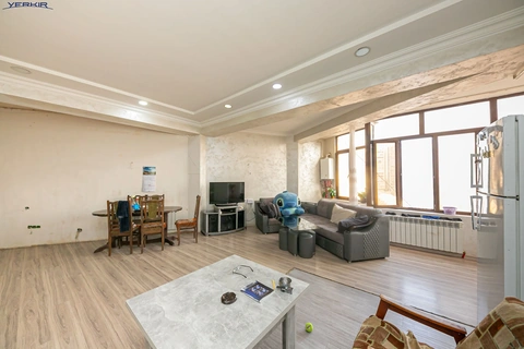 Apartments Code: 9+4566064