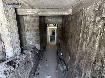 Commercial properties Code: 8+917114