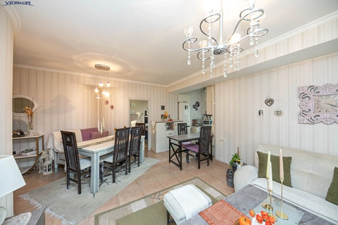 Բնակարաններ Կոդ` 9+3548681