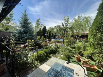 Houses Code: 2+518421