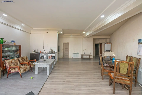 Apartments Code: 9+4566064