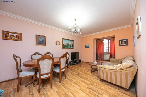 Apartments Code: 9+3879461