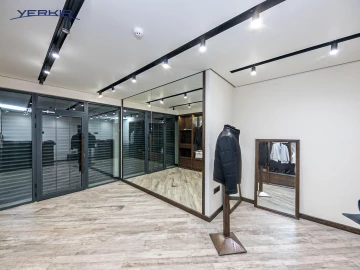 Commercial properties Code: 8+921225