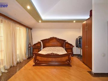 Բնակարաններ Կոդ` 10+820032