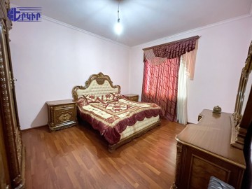 Houses Code: 3+502888