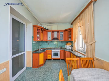 Առանձնատներ Կոդ` 8+518044