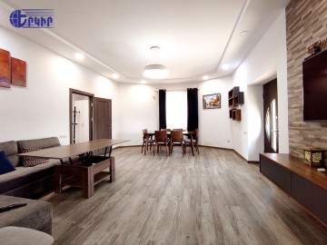 Houses Code: 4+501537