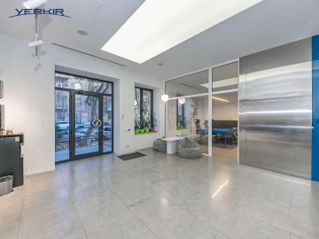 Commercial properties Code: 9+9438107