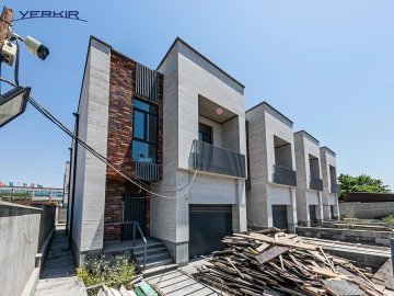 Houses Code: 5+518880