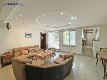 Առանձնատներ Կոդ` 3+511184