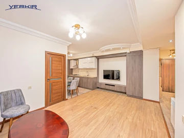 Բնակարաններ Կոդ` 5+218599