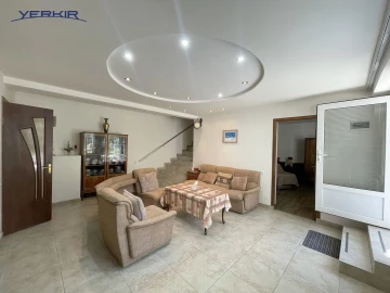 Առանձնատներ Կոդ` 3+511184