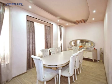 Առանձնատներ Կոդ` 5+501123