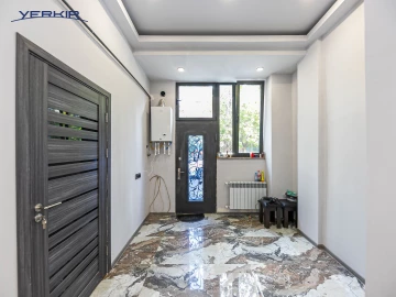 Կոմերցիոն Տարածքներ Կոդ` 10+920142