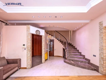 Առանձնատներ Կոդ` 3+513344