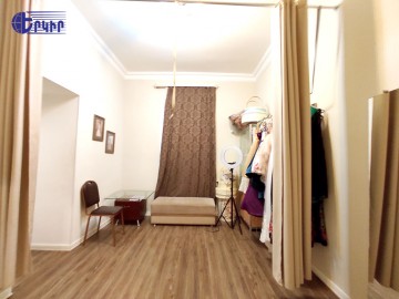 Commercial properties Code: 8+90661