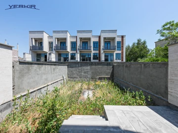 Houses Code: 5+518879