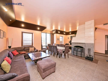 Houses Code: 5+517529