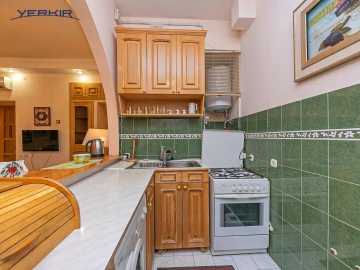 Apartments Code: 8+218992