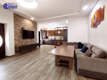 Houses Code: 4+501537