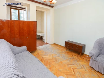 Կոմերցիոն Տարածքներ Կոդ` 10+720104